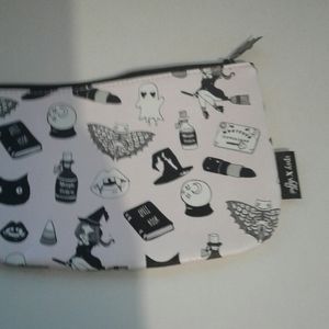 Cosmetic bag